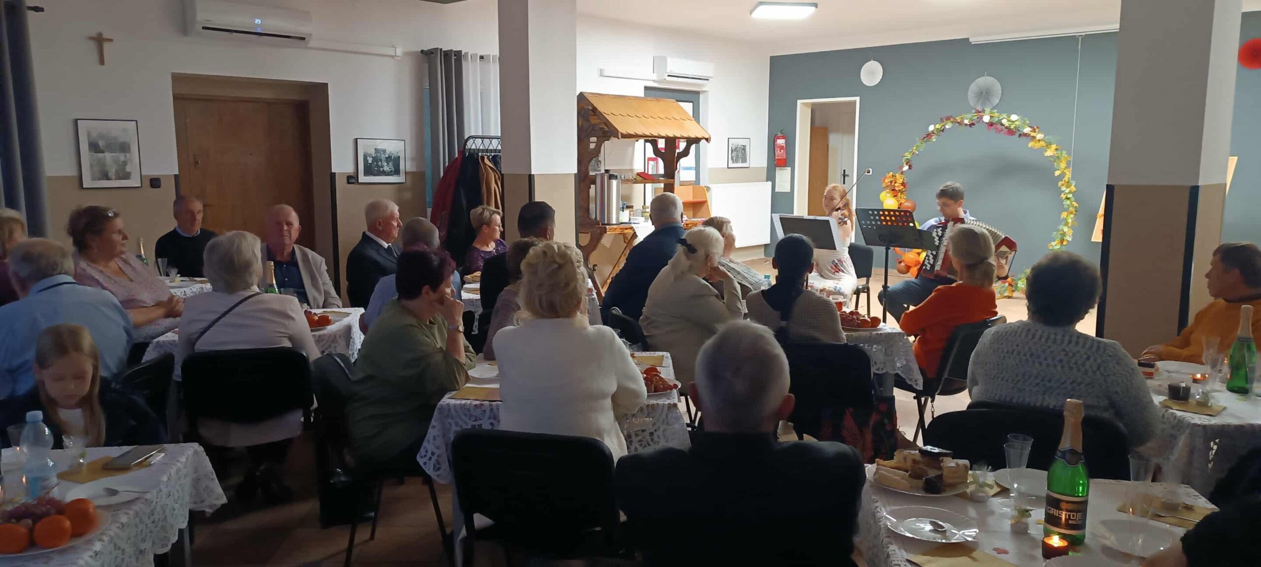 Dzień seniora koncert na skrzypce i akordeon